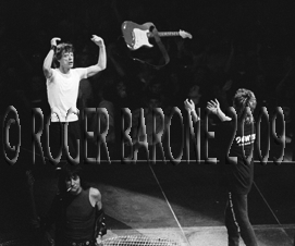 guitar toss